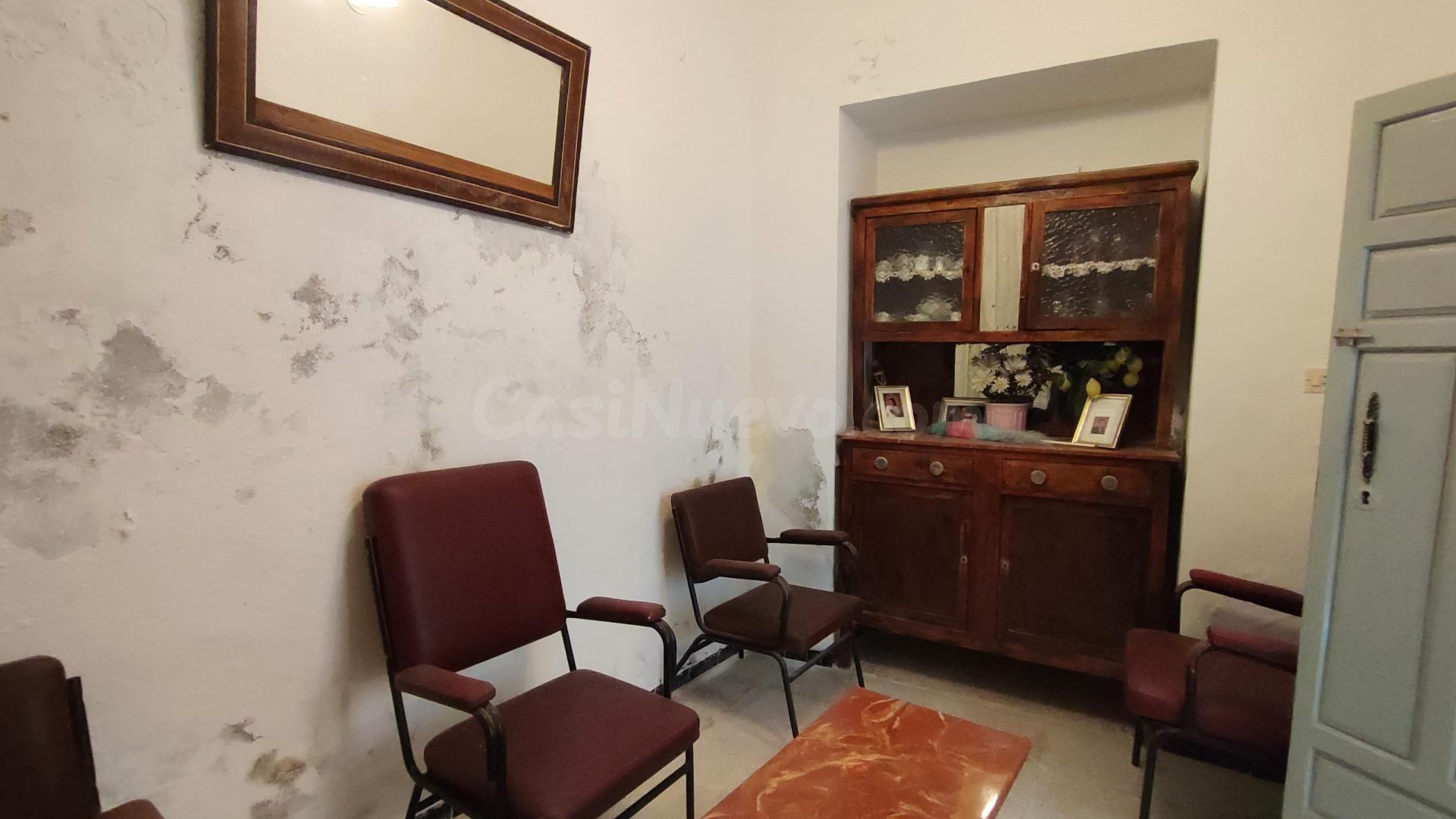 Casa en venta para reformar - foto 2