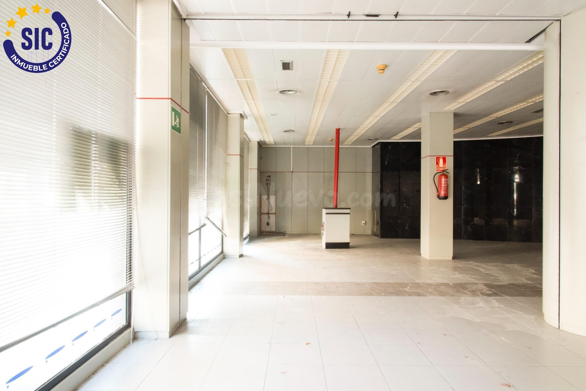 🏢 Gran Local Comercial en Castellón – 1.140 m2 con Patio y Ubicación Estratégica  Corte Inglés, Renfe, Uji