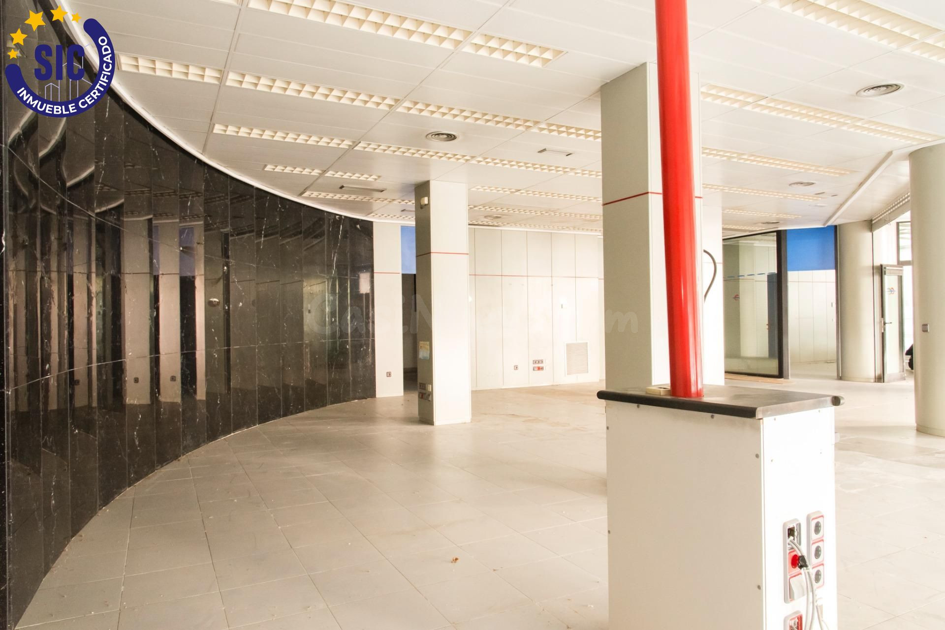 🏢 Gran Local Comercial en Castellón – 1.140 m2 con Patio y U - foto 3