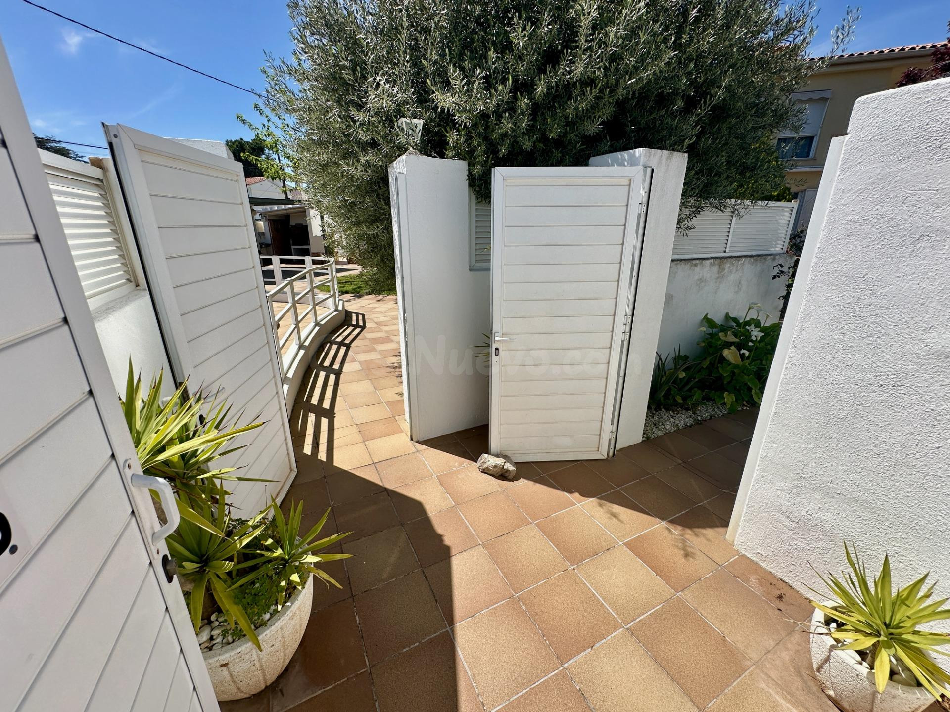 Doble Villa en Benicasim con Piscina, Jardín y Licencia Airb - foto 5