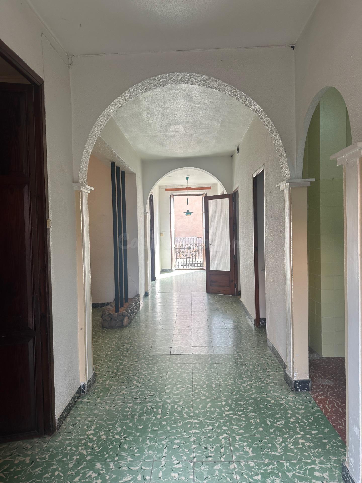 Edificio emblemático en el Centro de Benicasim - Ideal para Restaurante con terraza gran fachada y  patio interior. - foto 3