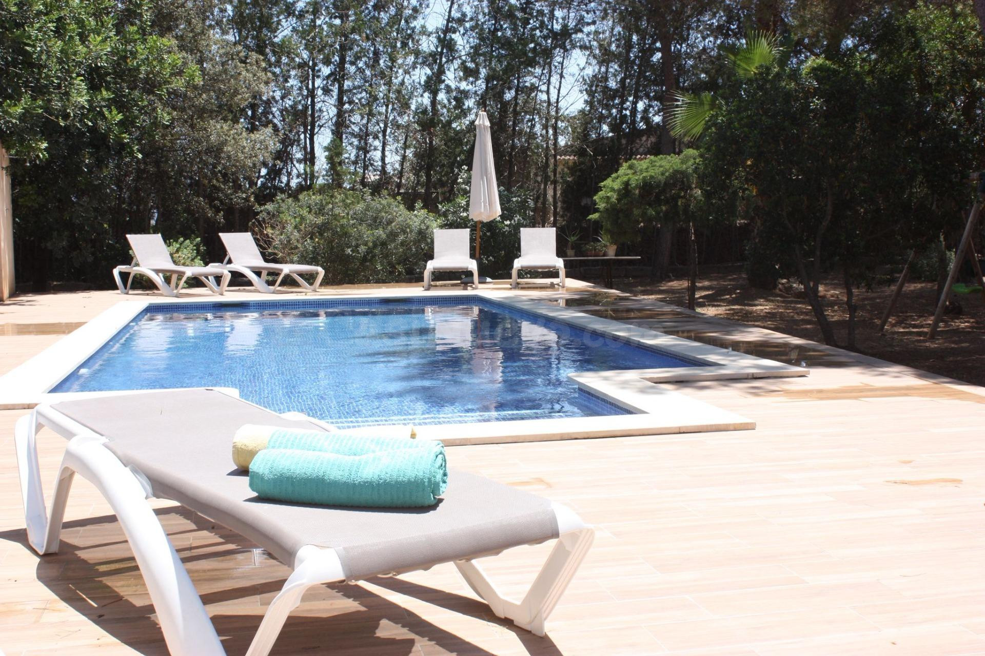 Casa rústica con licencia turística vacacional - foto 3