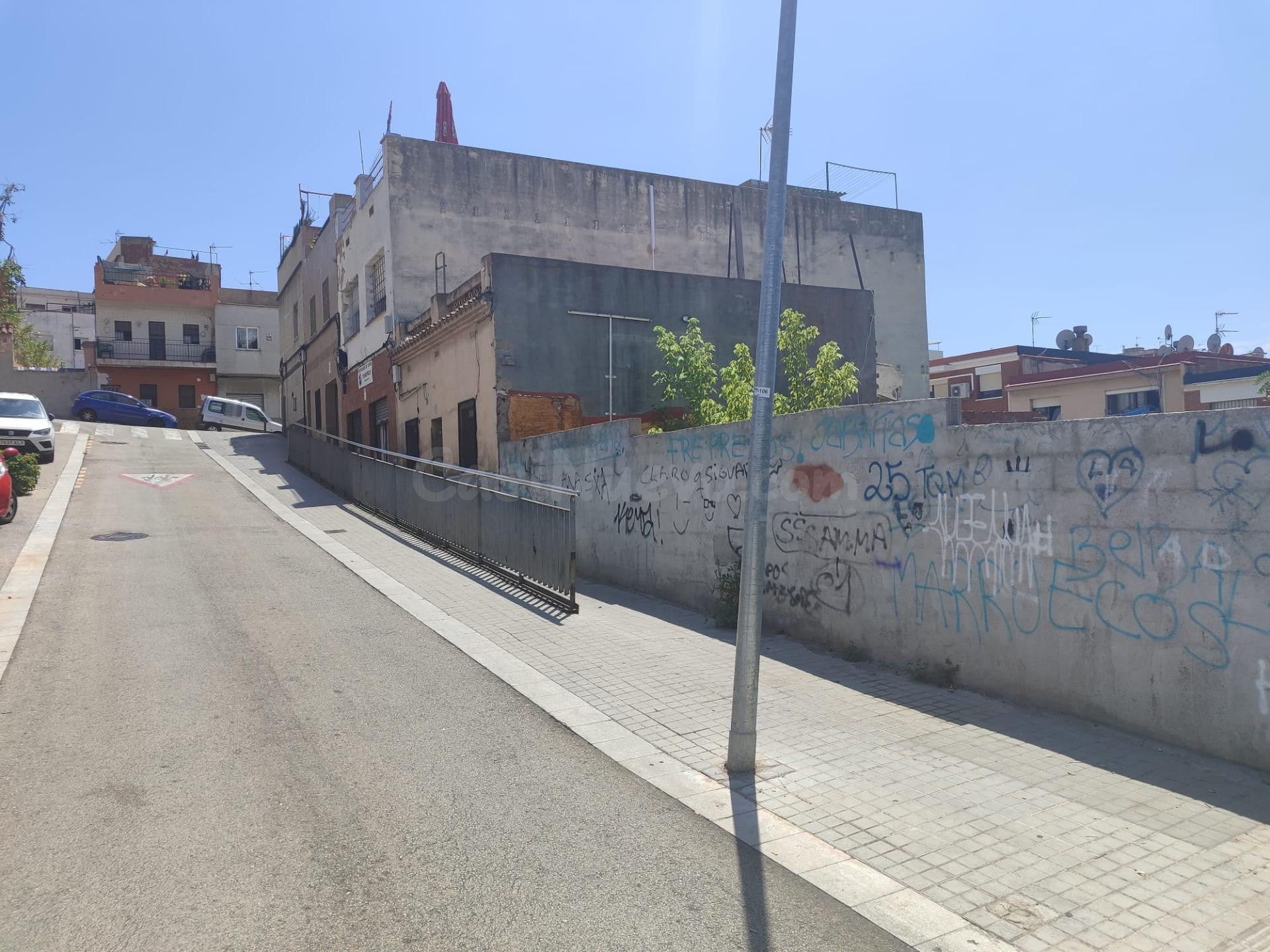 ¡OPORTUNIDAD ÚNICA PARA CONSTRUCTORES! SOLAR URBANO EN BADALONA CON GRAN RENTABILIDAD - foto 2