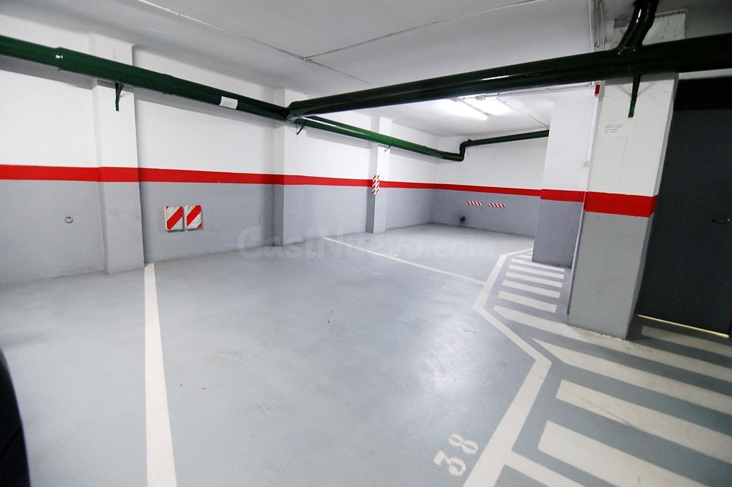 Plaza de Garaje Doble con Trastero en Badalona, La Salut