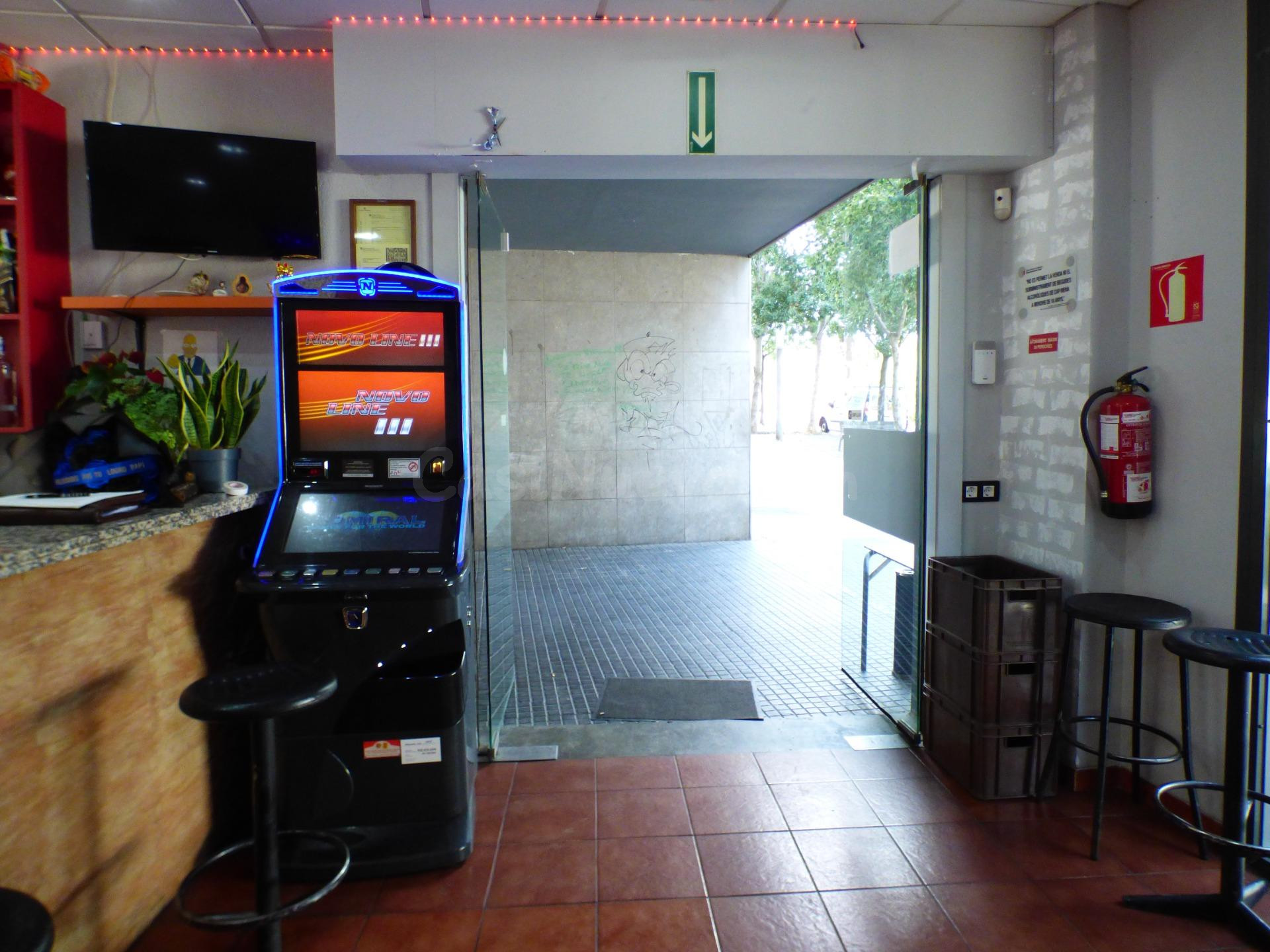 🏪 Bar cafetería en traspaso – Zona Bases de Manresa, junto al CAP Bages - foto 3