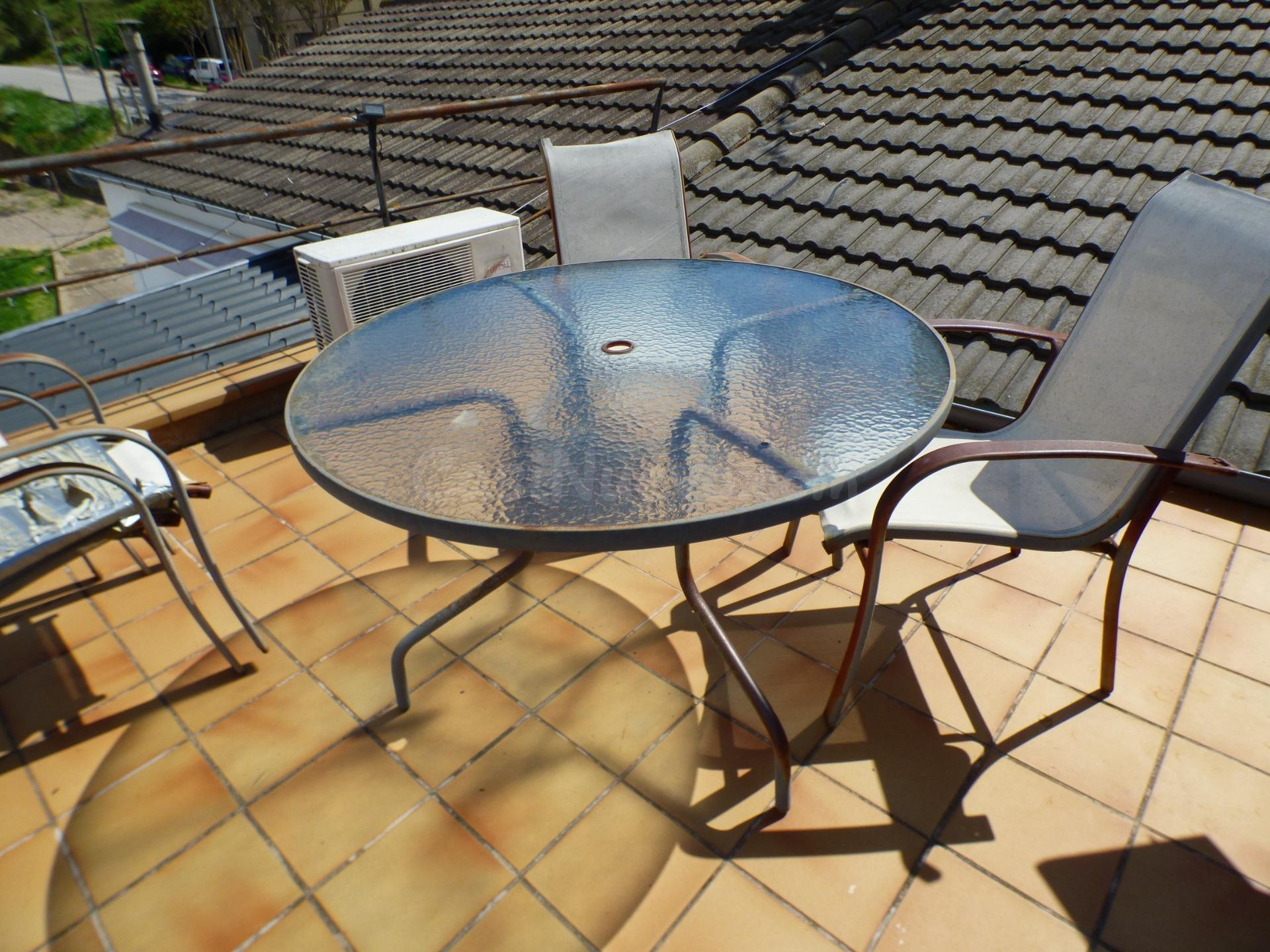 CASA DE PLANTA BAJA EN CARDONA CON 3 HAB. DOBLES Y TERRAZA - foto 2