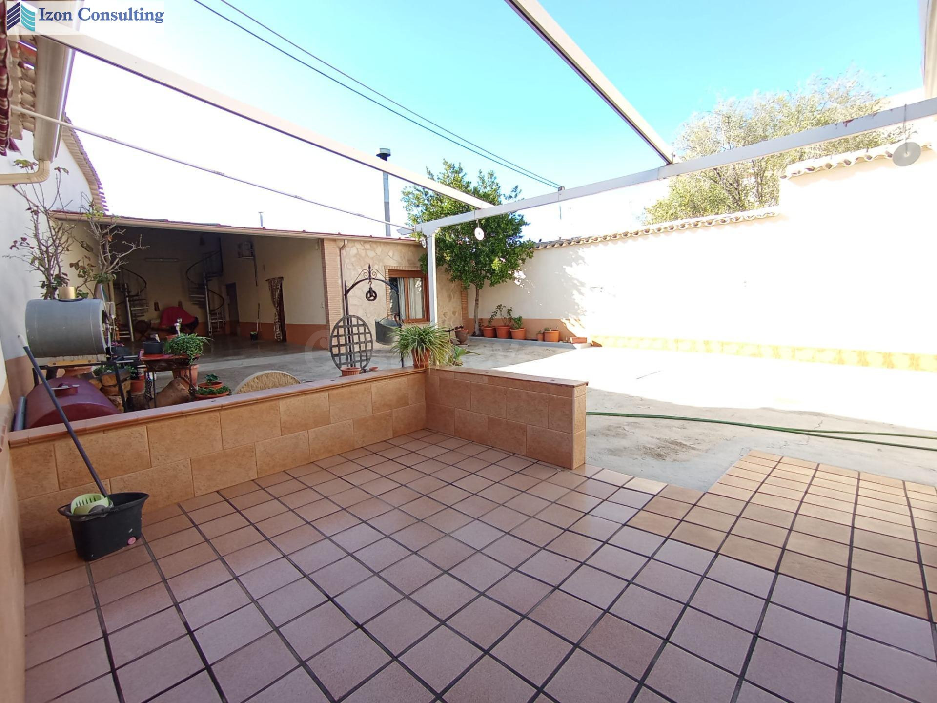 ¡Oportunidad única en Villarrobledo! Dos viviendas independi - foto 3