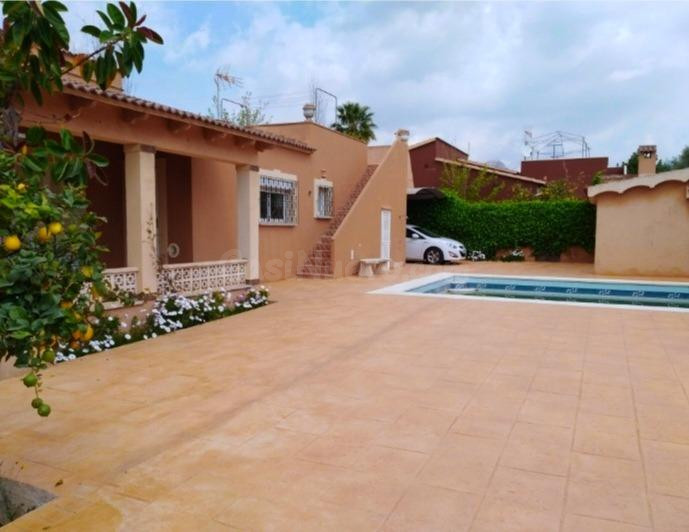 CHALET DE LUJO EN ALQUILER DE LARGA DURACION