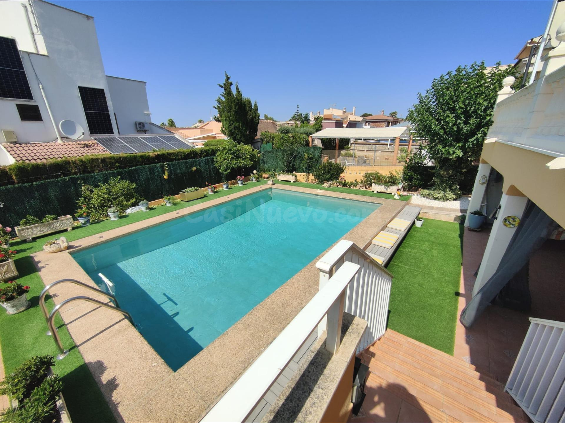 Chalet independiente con piscina reformada y vistas parciale - foto 4