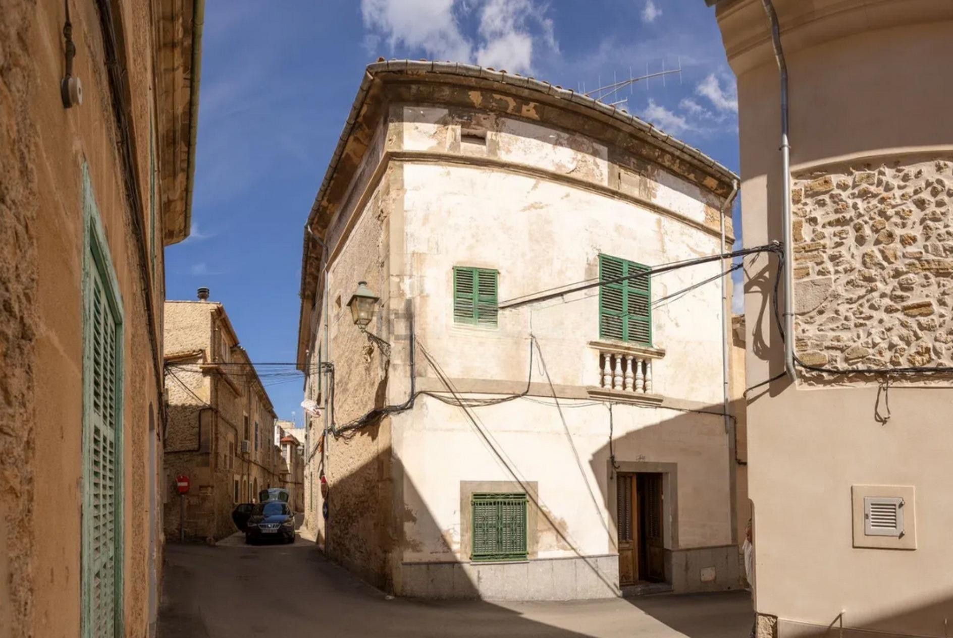 Casa de pueblo con garaje en el corazón de Pollença