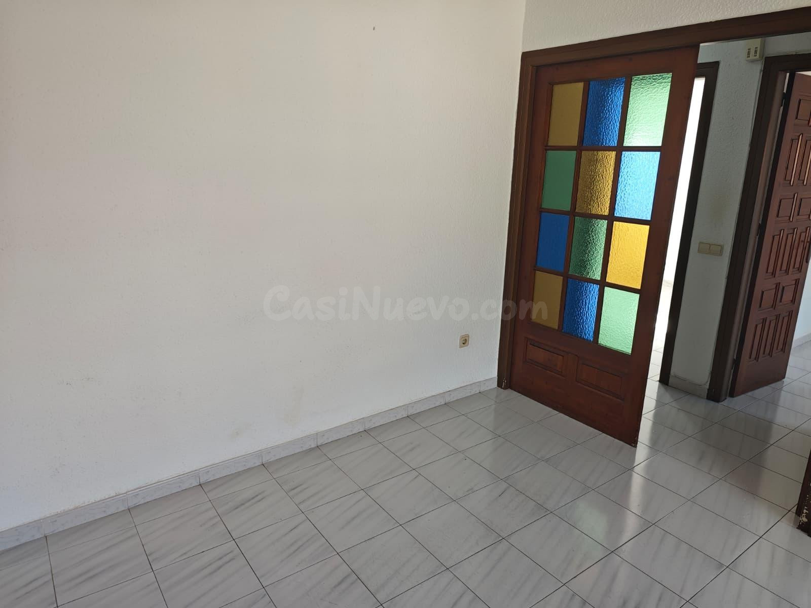 Tu nuevo hogar en el centro: luminoso, esquinero y lleno de posibilidades - foto 2