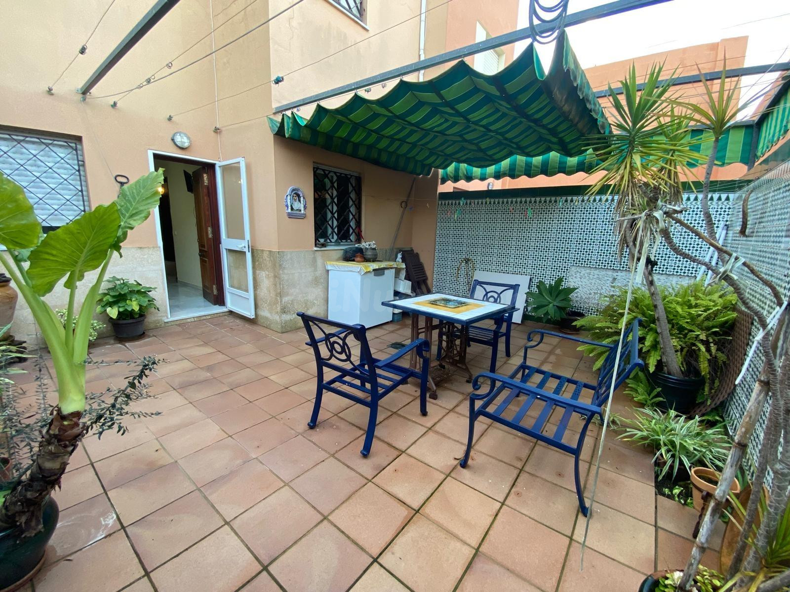 GRAN  DUPLEX-ADOSADO EN ZONA CENTRO-PLAYA
