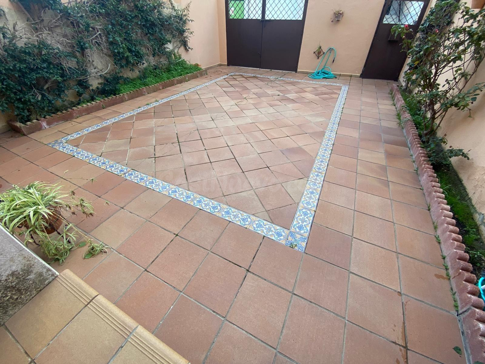 GRAN DUPLEX-ADOSADO EN ZONA CENTRO-PLAYA - foto 3