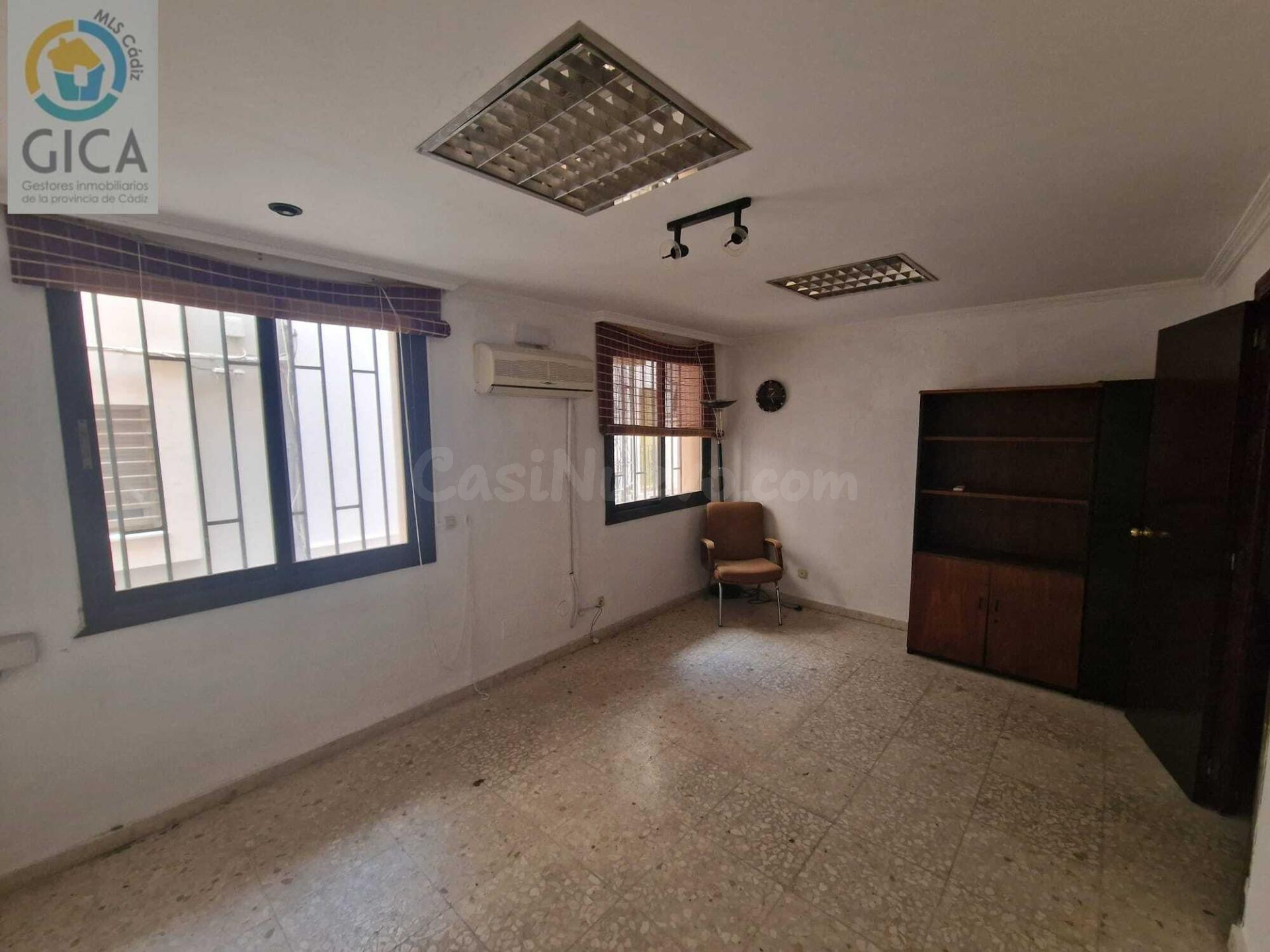 Oficina céntrica en venta y alquiler
