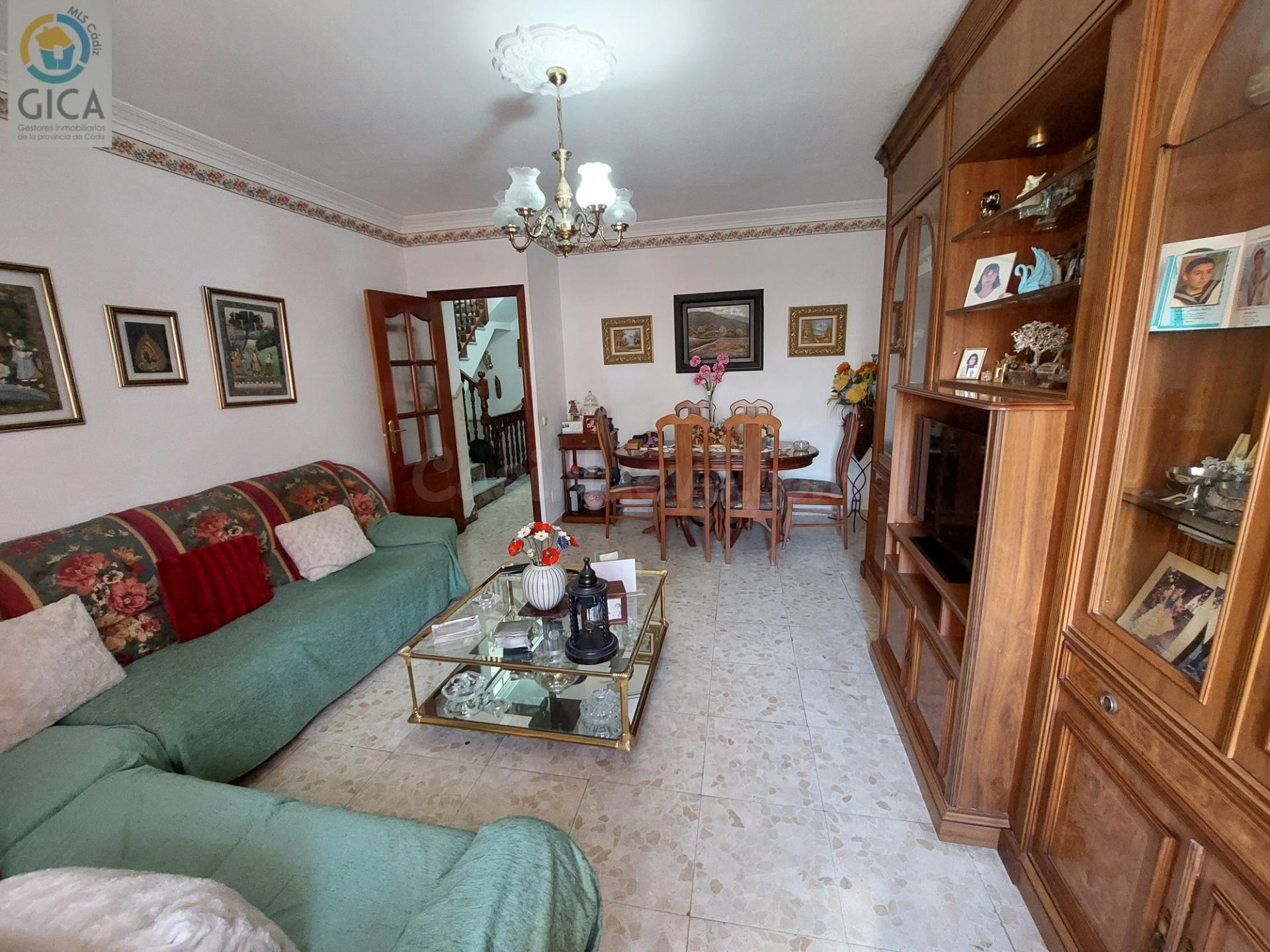 Fantástica casa en San Isidro con Garaje