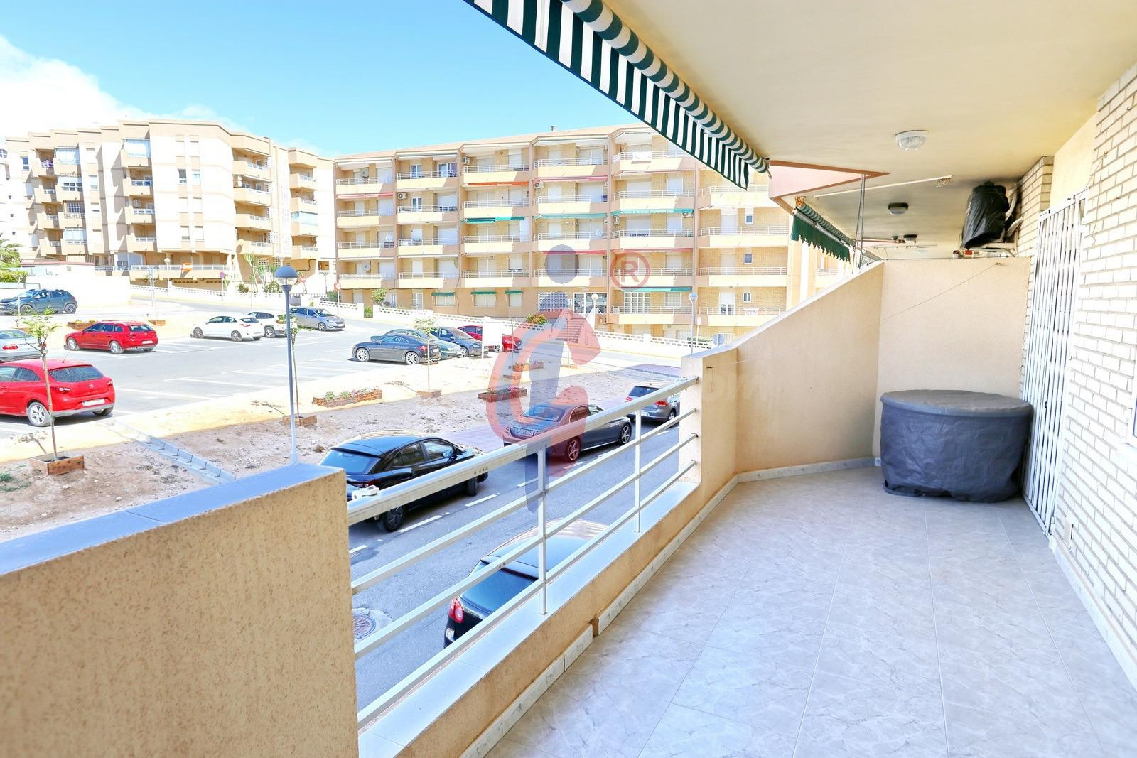 Apartamento de tres dormitorios en venta cerca del mar en Guardamar del Segura