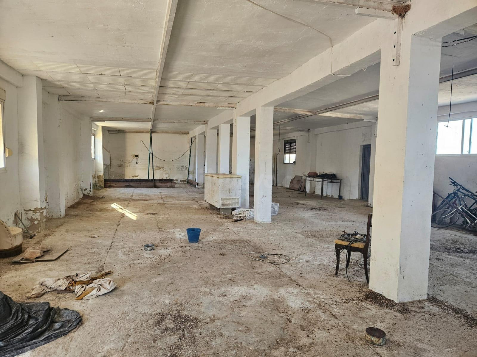 Se alquila nave en terreno rústico de 2.800 m2 - foto 4
