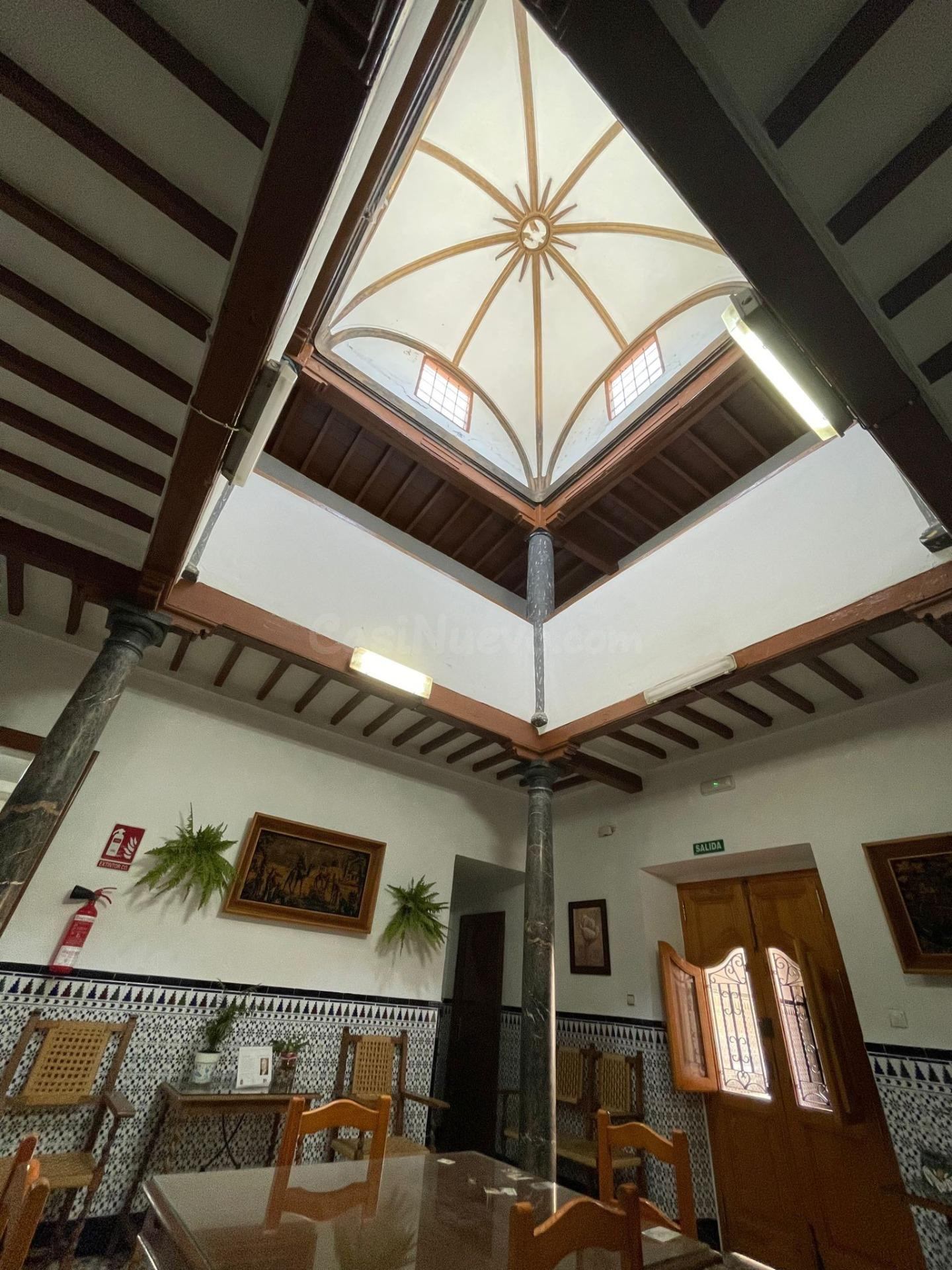 NEGOCIO DE HOSTELERÍA Y HOSPEDAJE EN DALÍAS (ALMERÍA)