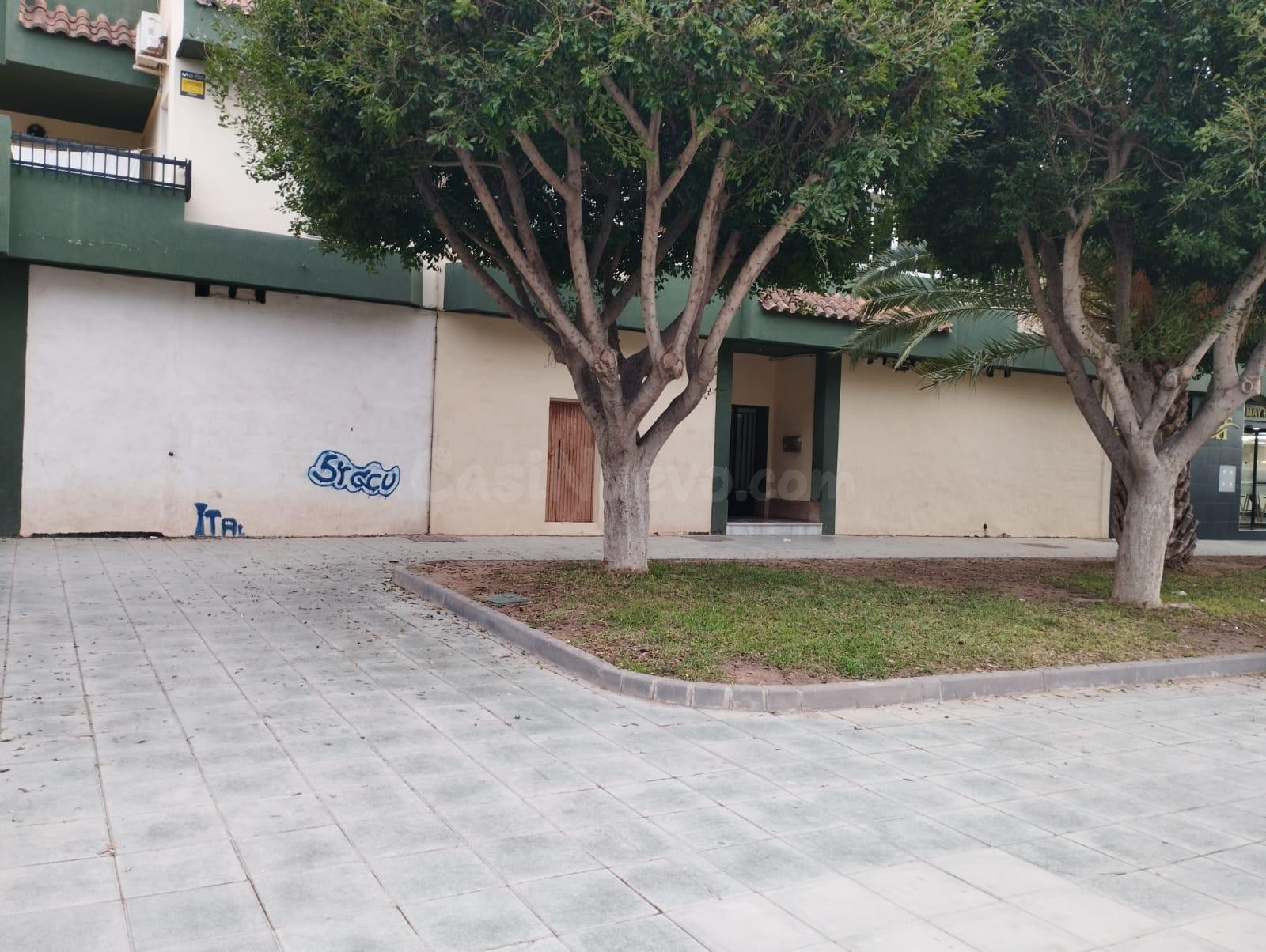 ¡Oportunidad de Alquiler! Local Comercial en Carmona