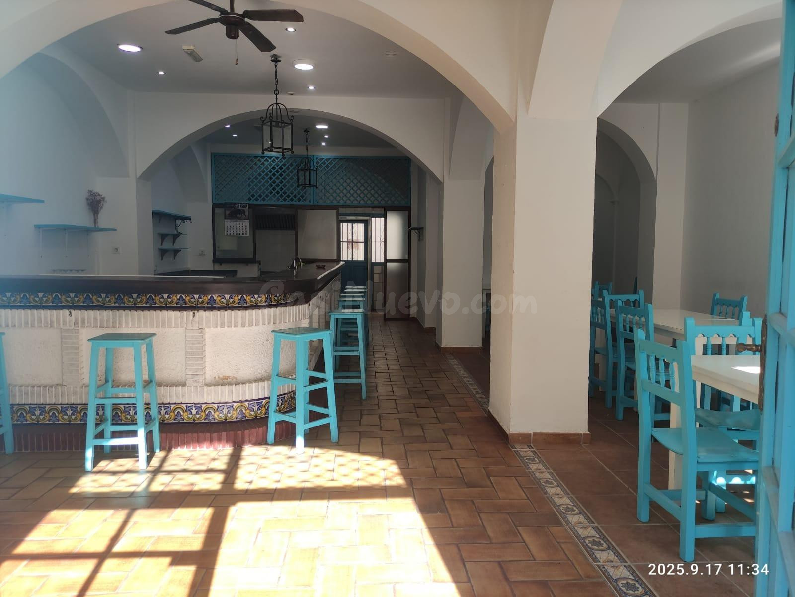 LOCAL COMERCIAL EN EL PUERTO DE SANTA MARIA: OPORTUNIDAD DE 