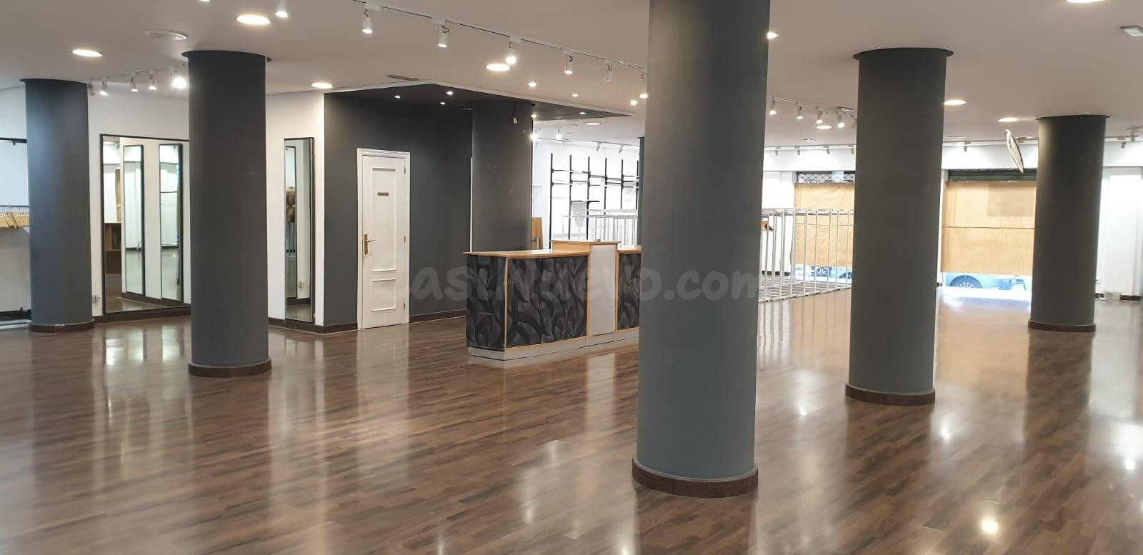 LOCAL COMERCIAL en Elche, cerca de La Plaza de Barcelona