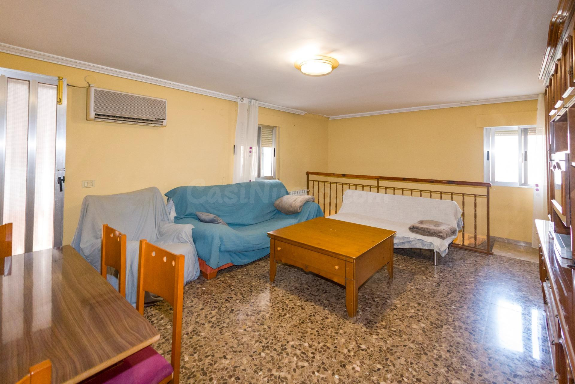 Se vende casa con muchas posibilidades de reforma - foto 5