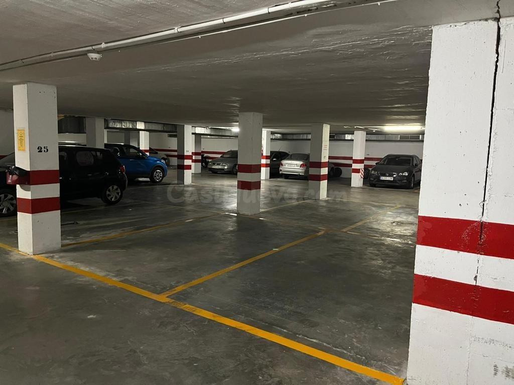 ¡ SE VENDE PLAZA DE GARAJE CÉNTRICA Y OPCIONAL OTRA CONTIGUA!