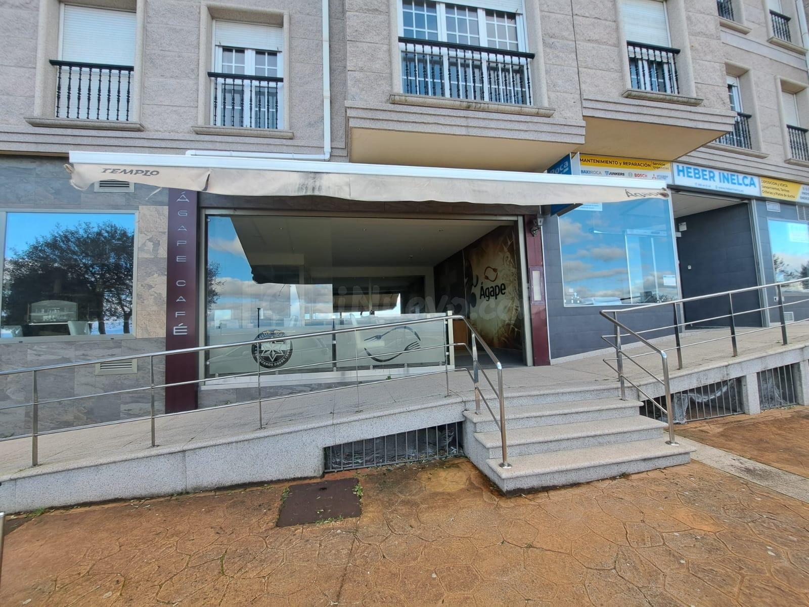 ¡Oportunidad única! Restaurante en alquiler en Touro, Ribeir