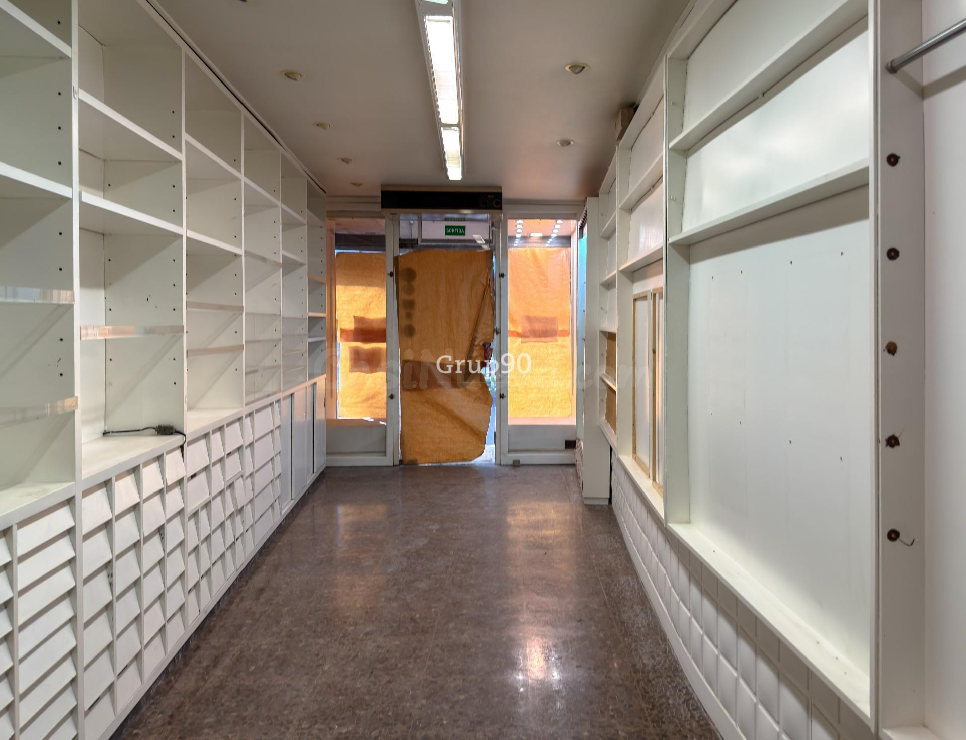 🏢 EDIFICIO CON LOCAL COMERCIAL EN VENTA EN EL CENTRO DE LLEI - foto 2