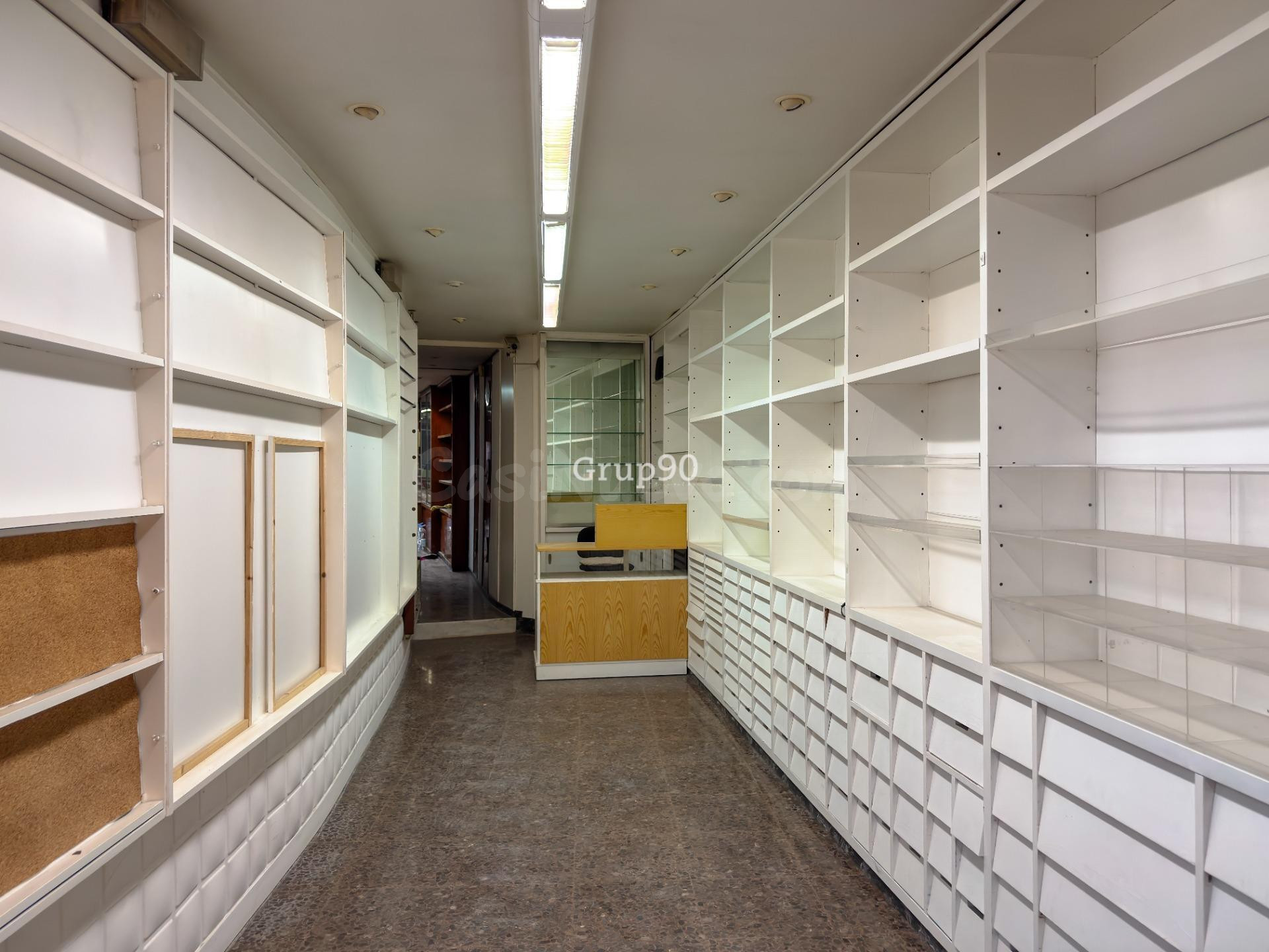 🏢 EDIFICIO CON LOCAL COMERCIAL EN VENTA EN EL CENTRO DE LLEI - foto 4