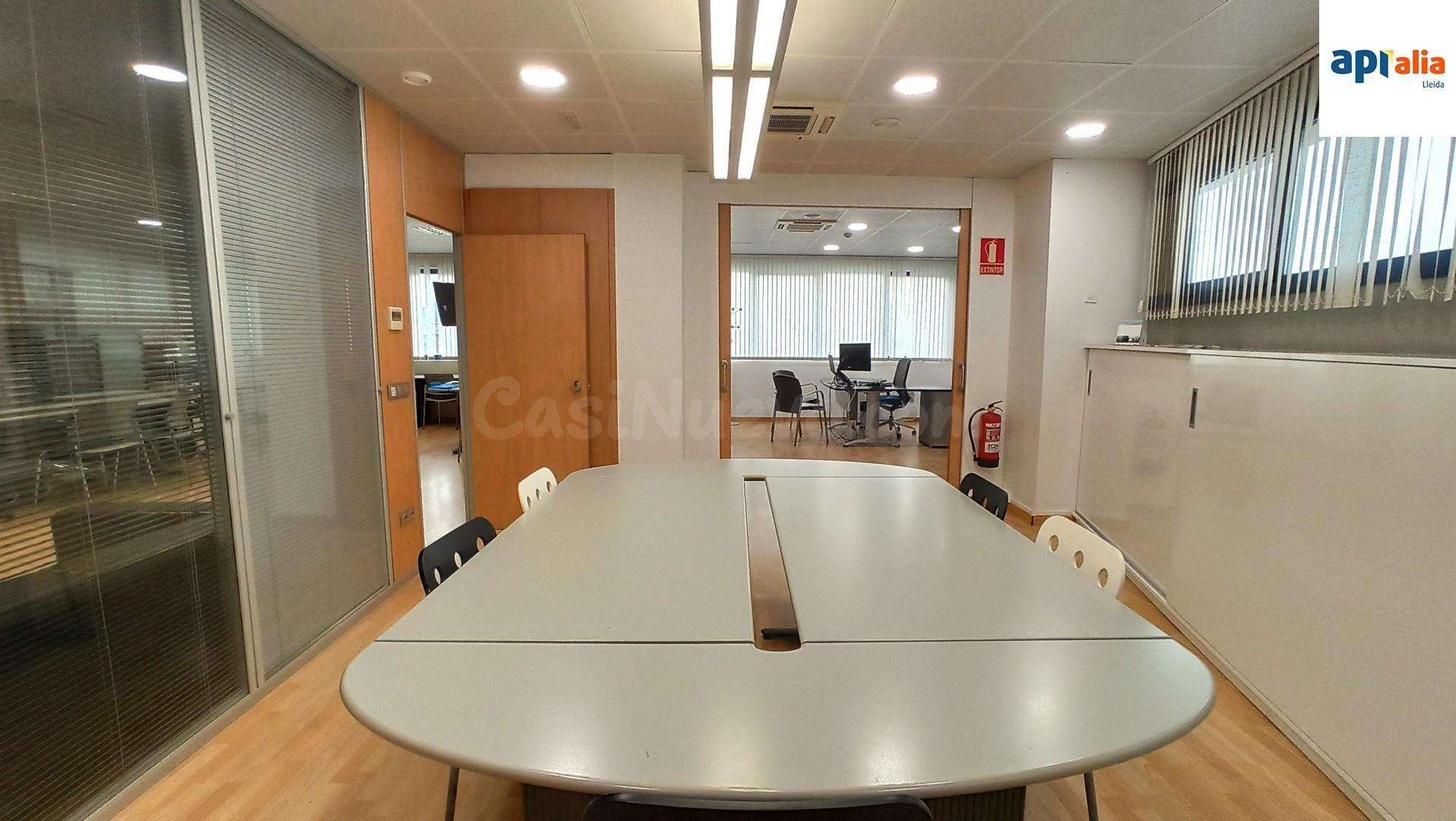 EXCLUSIVA APIALIA: Amplia y funcional oficina en venta – ¡Li - foto 4
