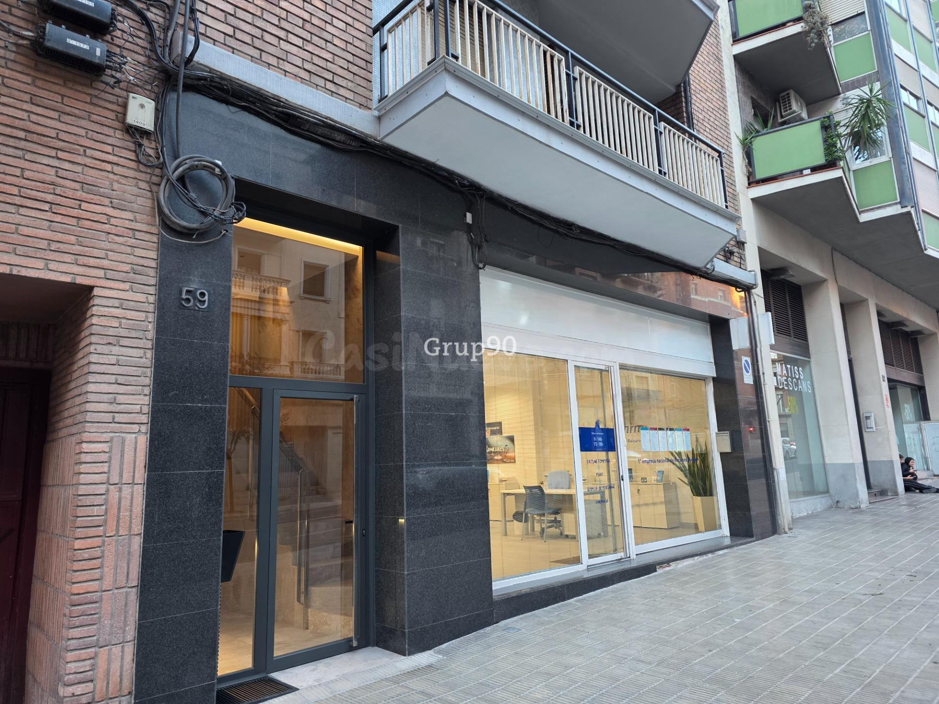 🏢 Local comercial de 135 m2 a pie de calle – Amplio, versátil y con altillo