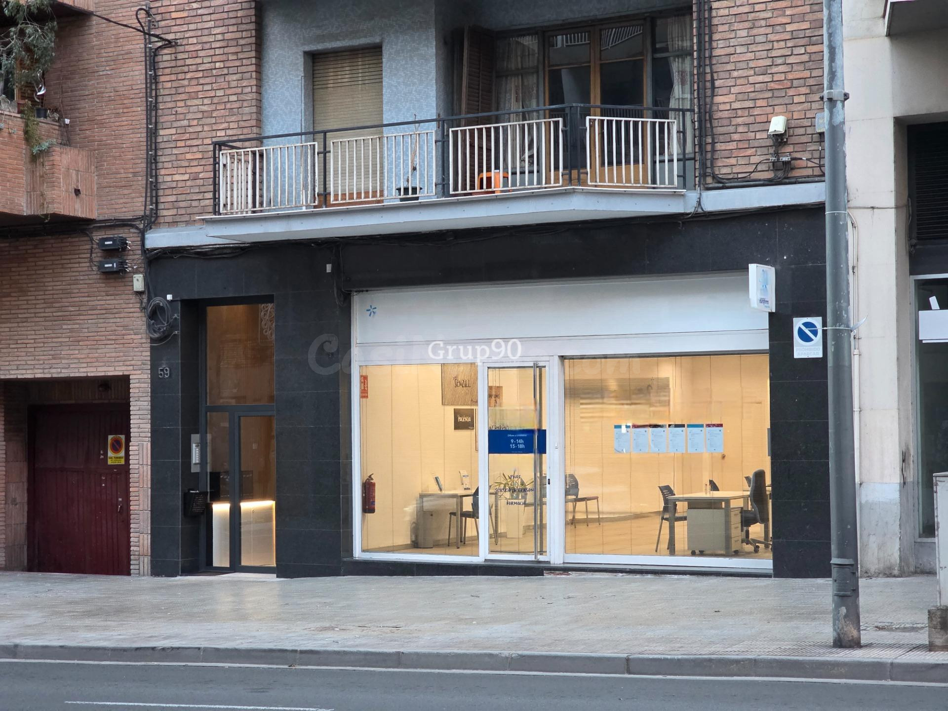 🏢 Local comercial de 135 m2 a pie de calle – Amplio, versáti - foto 3