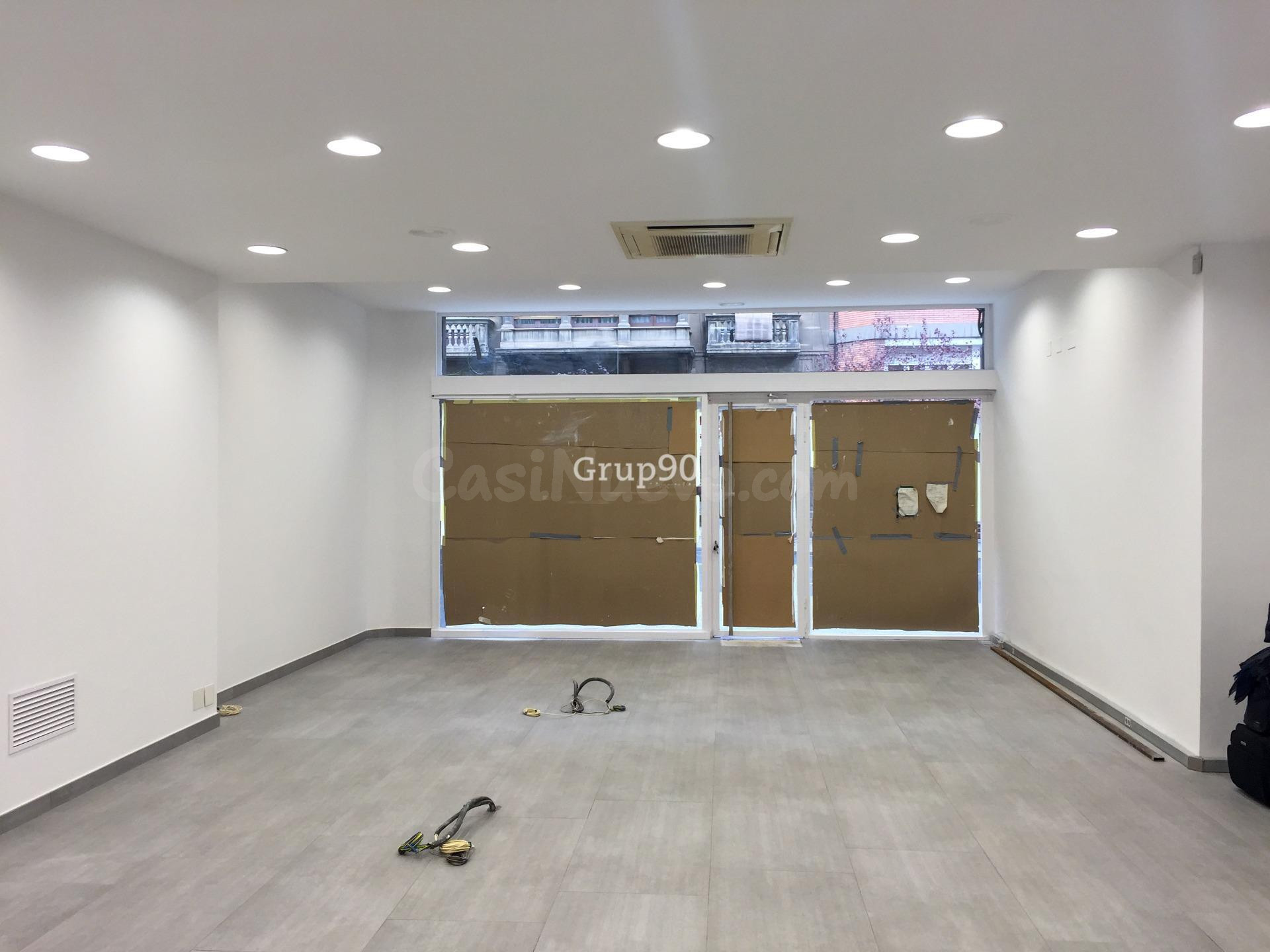 🏢 Local comercial de 135 m2 a pie de calle – Amplio, versáti - foto 4