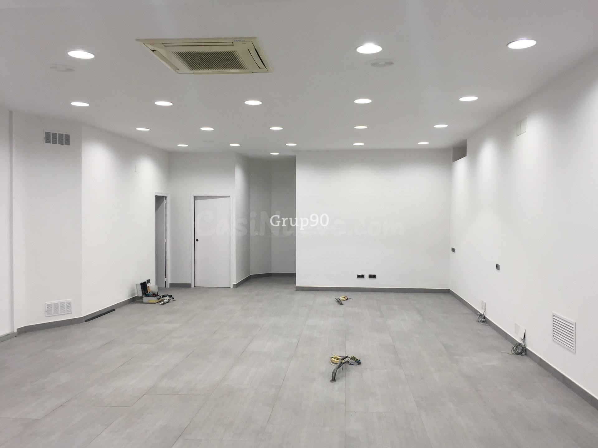 🏢 Local comercial de 135 m2 a pie de calle – Amplio, versáti - foto 5