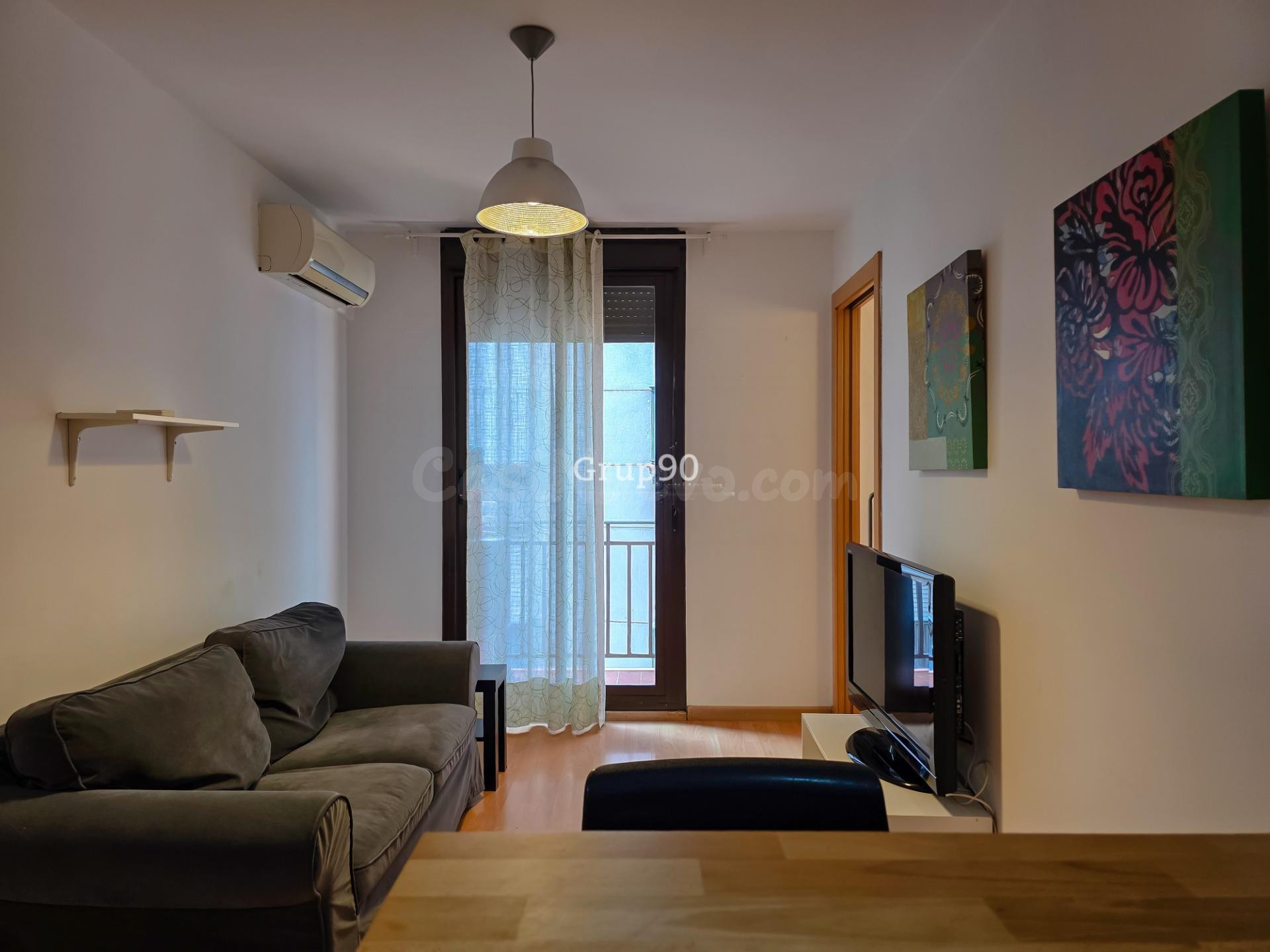 EXCELENTE PISO AMUEBLADO DE 2 habitaciones EN EL CENTRO HISTÓRICO.