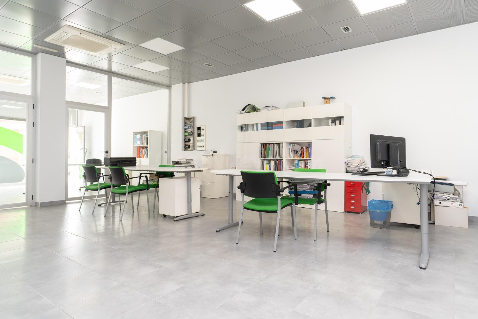 🏢 ¡OPORTUNIDAD ÚNICA! LOCAL COMERCIAL A PIE DE CALLE EN MOTR - foto 2