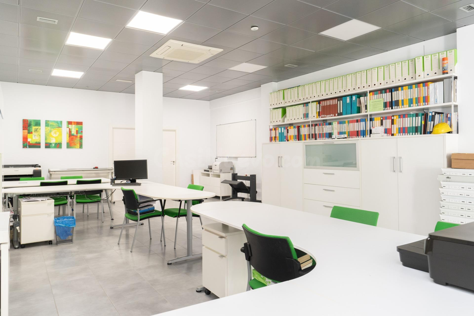🏢 ¡OPORTUNIDAD ÚNICA! LOCAL COMERCIAL A PIE DE CALLE EN MOTR - foto 4