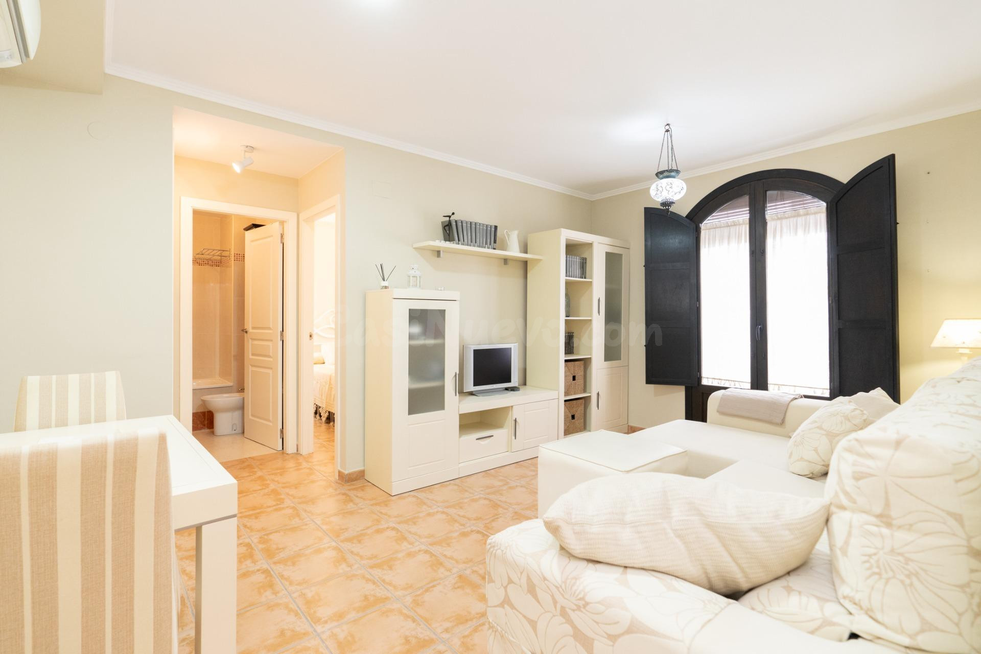 Acogedor Piso AMUEBLADO en Velez de Benaudalla con Piscina,  - foto 2