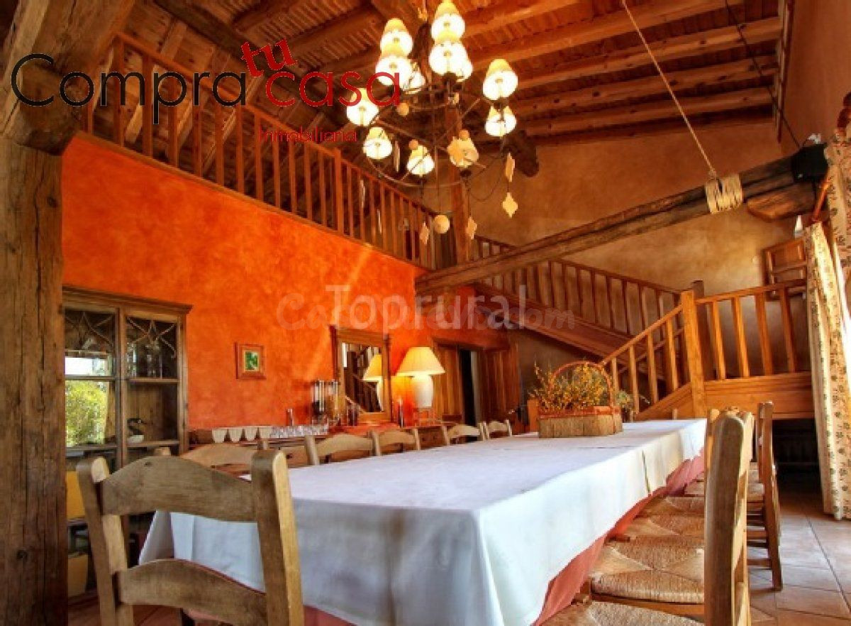 VENTA.-.GRAN CASA.-.20 KILOMETROS SG.