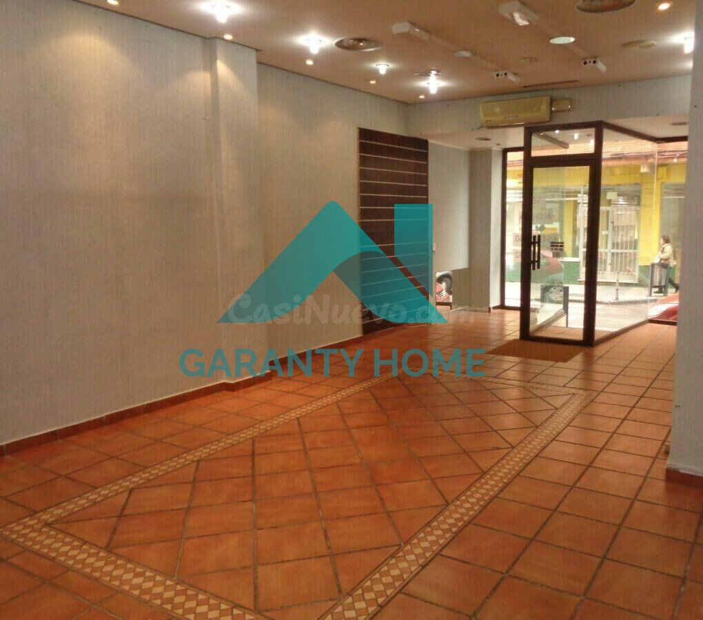 Se alquila local comercial en zona CENTRO - foto 2
