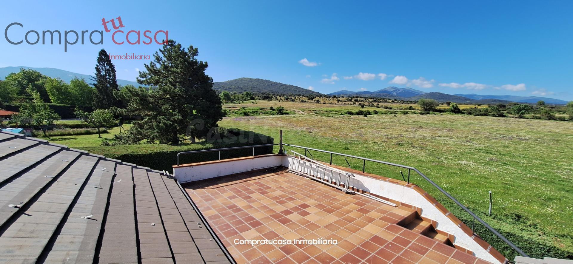 VENTA.-.CHALET INDIVIDUAL.-.PISCINA.-.GARAJE.-.HUERTA