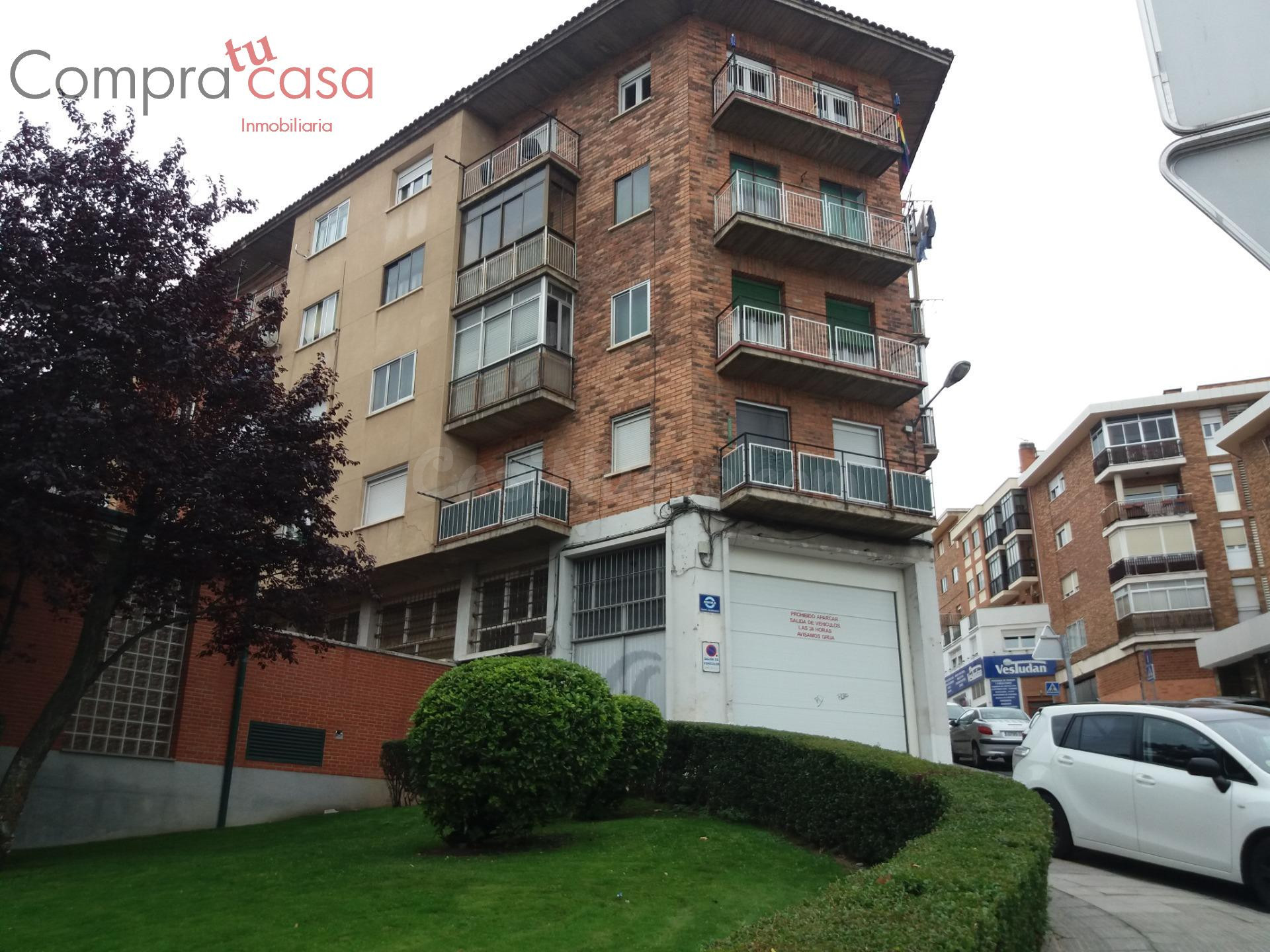 VENTA.-.ALMACEN.-.GARAJE.-.TRASTERO.-.LOCAL.-.CALLE CLAVEL.-.SEGOVIA