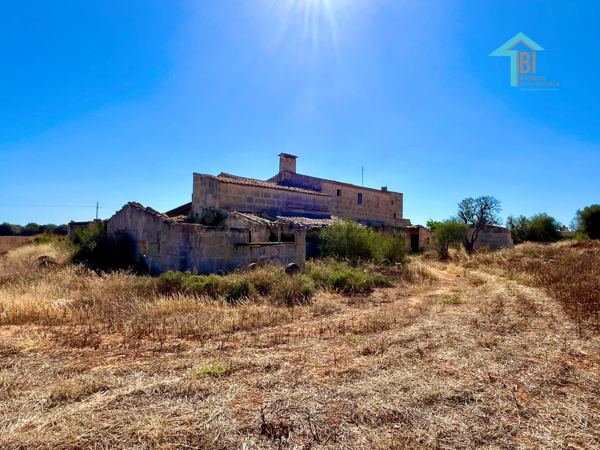 Finca rústica con terreno para renovar en Campos. - foto 5