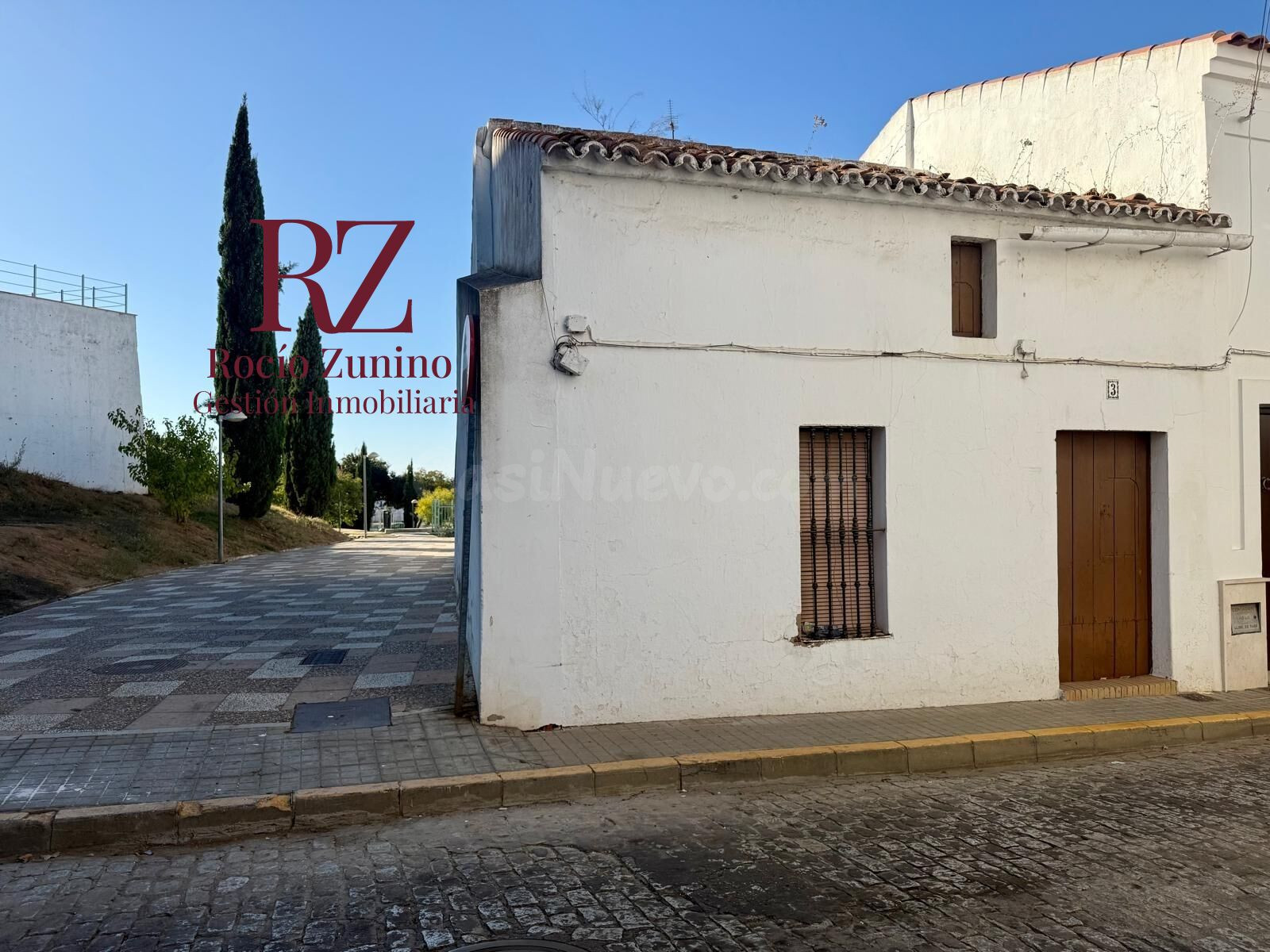 Casa de esquina para reformar junto al Castillo de Cartaya