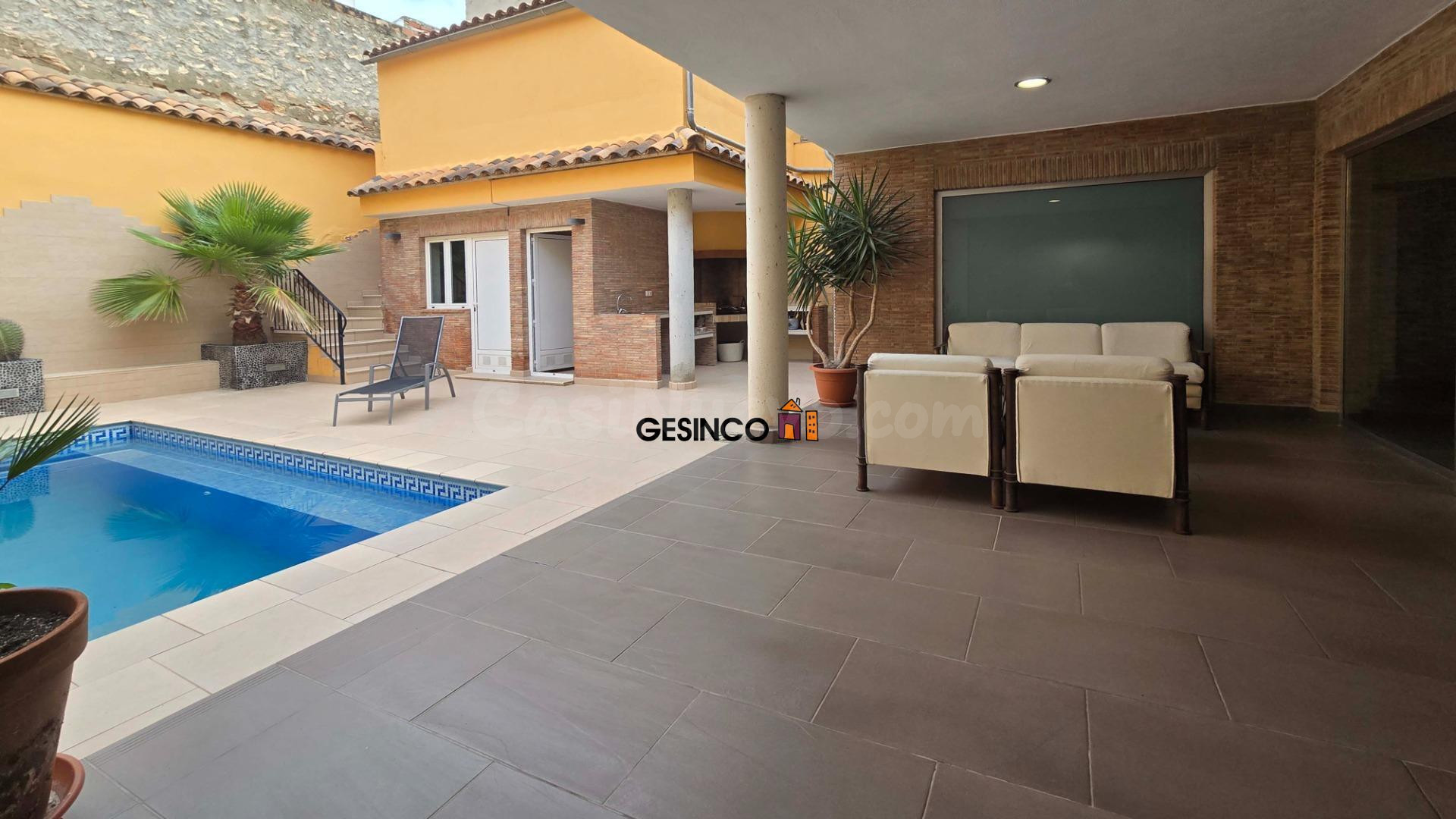 CASA CON PISCINA EN VENTA EN AIELO DE MALFERIT