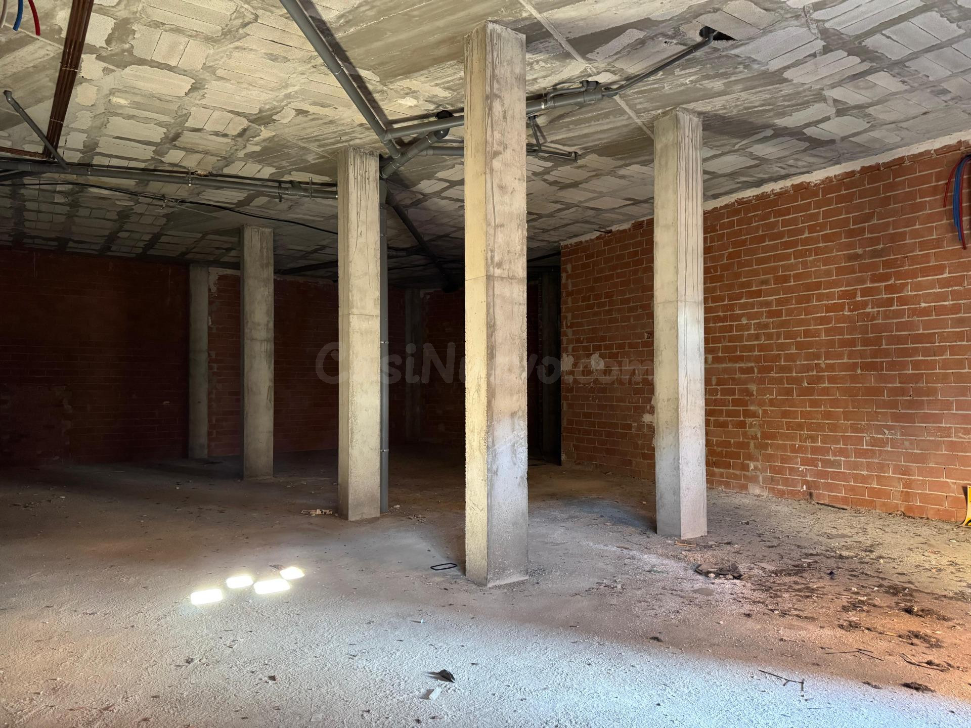 🏢 Tu proyecto empieza aquí — Local diáfano en calle Plus Ult - foto 2