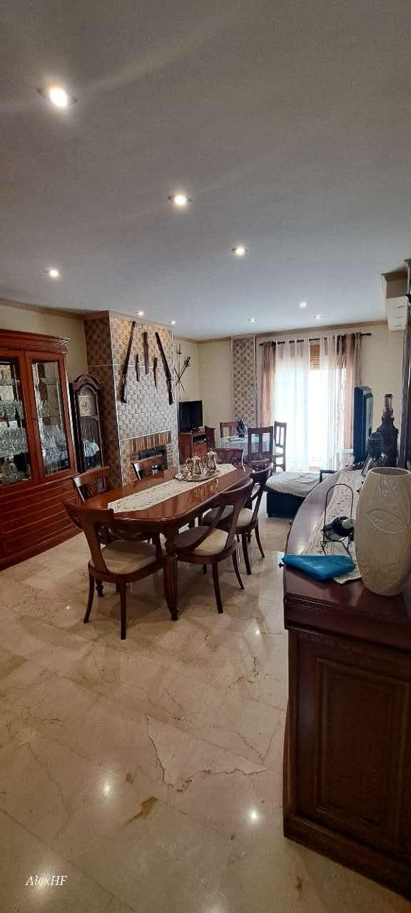 ¡Oportunidad Única en el Corazón de La Nucía! Amplia Casa Unifamiliar con Vistas
