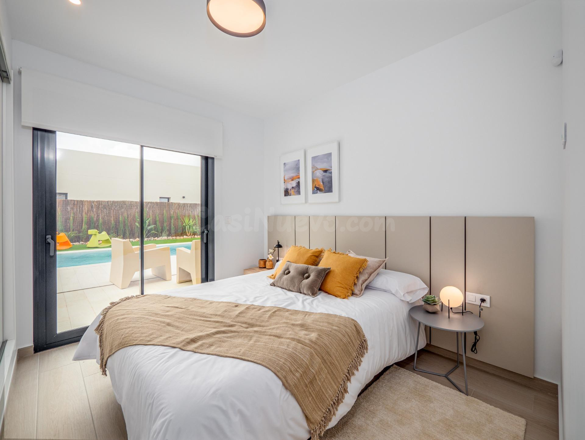 "Vivienda Inteligente en Finca Golf Algorfa: Diseño Minimalista + Domótica de Lujo + Eficiencia Ener