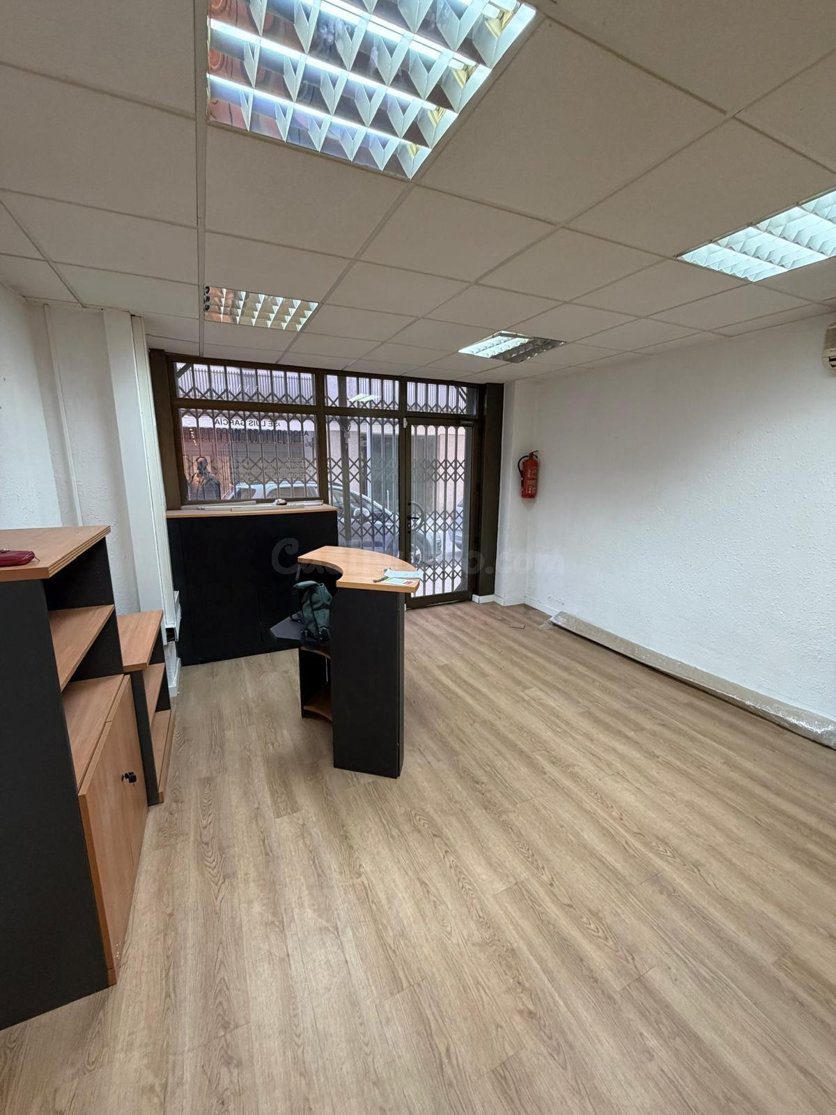 LOCAL EN VENTA EN ESPLUGUES DE LLOBREGAT